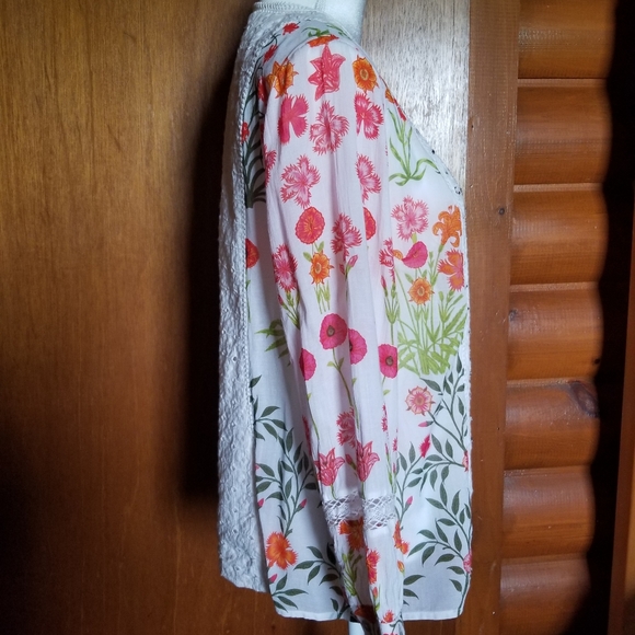 Soft Surroundings Floral Semi Sheer Long Sleeve Blouse Sz PM - Picture 4 of 8